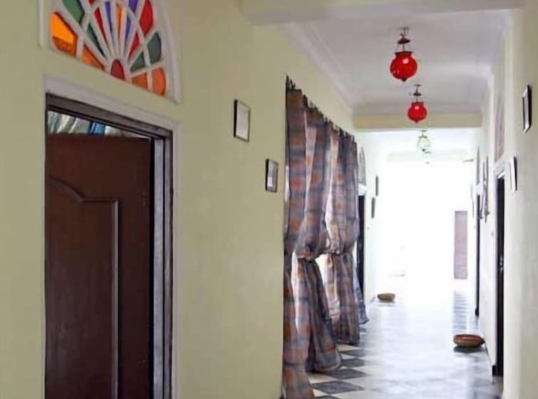 هتل Janak Palace