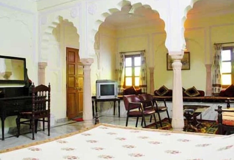 هتل Janak Palace