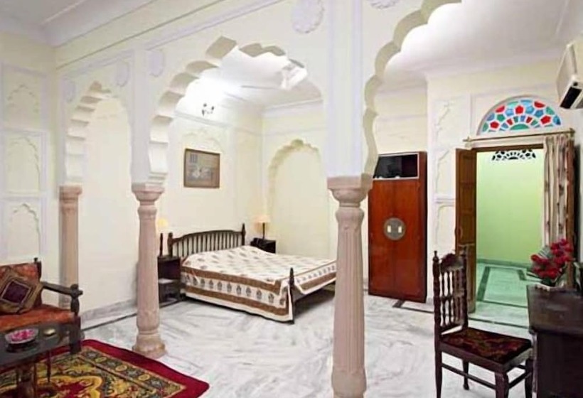 هتل Janak Palace
