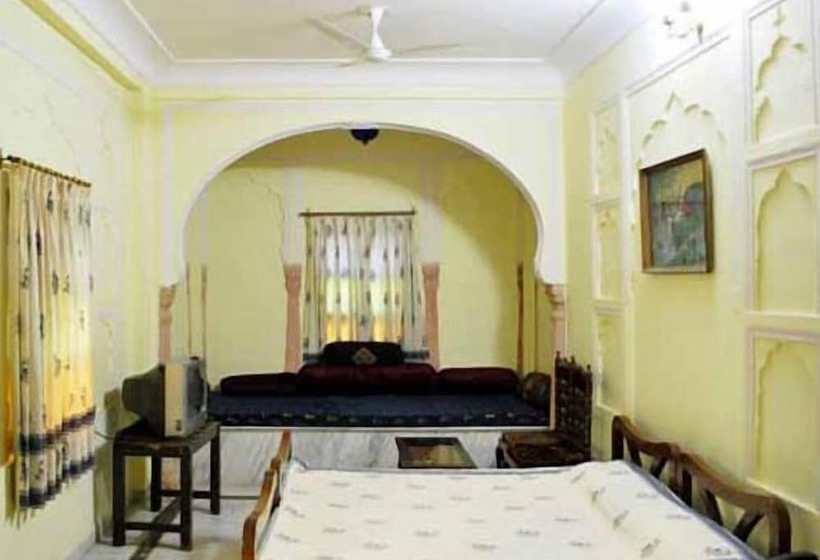 هتل Janak Palace