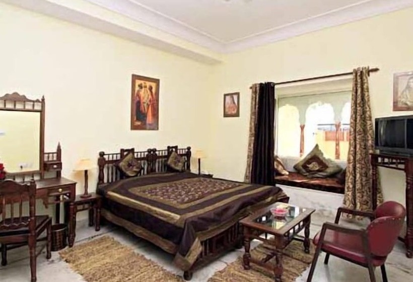 هتل Janak Palace
