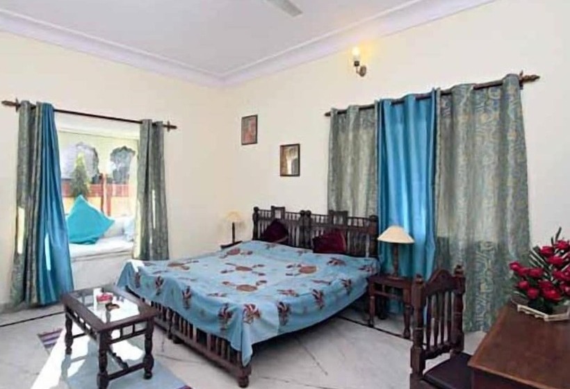 هتل Janak Palace