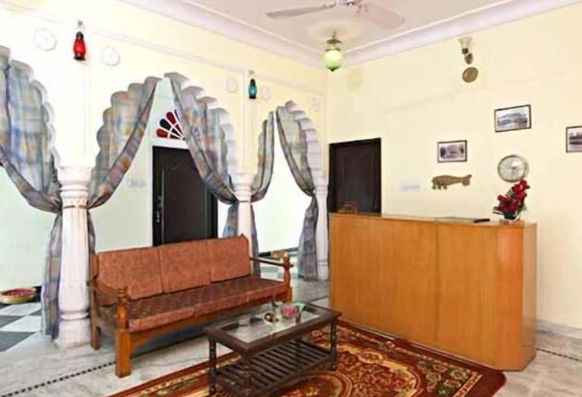 هتل Janak Palace