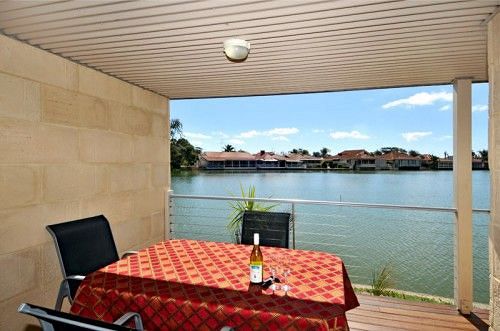 هتل Lakeside Apartments And River Resort Villas