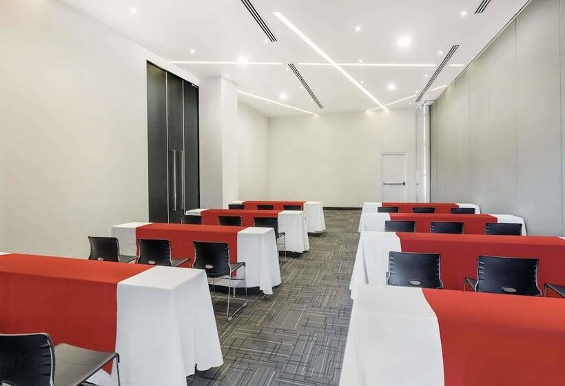 هتل Ramada Encore By Wyndham Queretaro