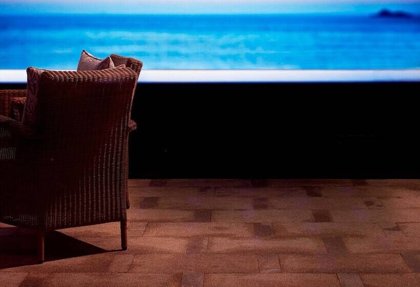 هتل The Westin Zhujiajian Resort, Zhoushan
