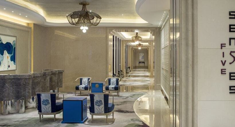 هتل The Westin Zhujiajian Resort, Zhoushan