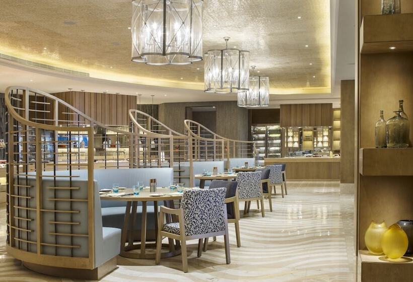 هتل The Westin Zhujiajian Resort, Zhoushan
