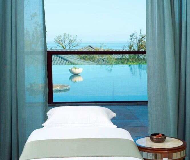 هتل The Westin Zhujiajian Resort, Zhoushan