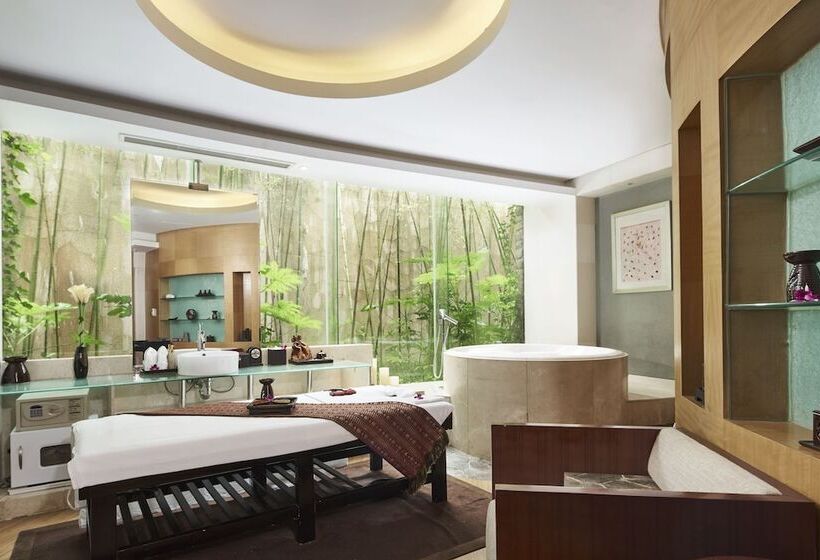 هتل The Westin Zhujiajian Resort, Zhoushan