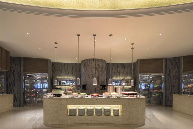 هتل The Westin Zhujiajian Resort, Zhoushan