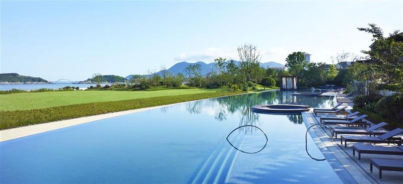 هتل The Westin Zhujiajian Resort, Zhoushan