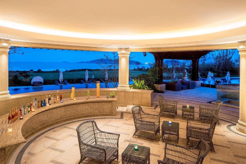 هتل The Westin Zhujiajian Resort, Zhoushan