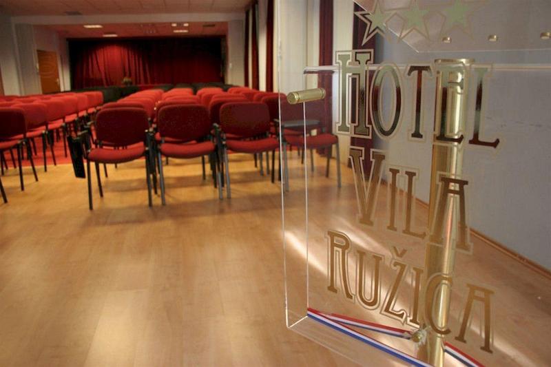 هتل Vila Ružica  Glavna Zgrada I Depandanse