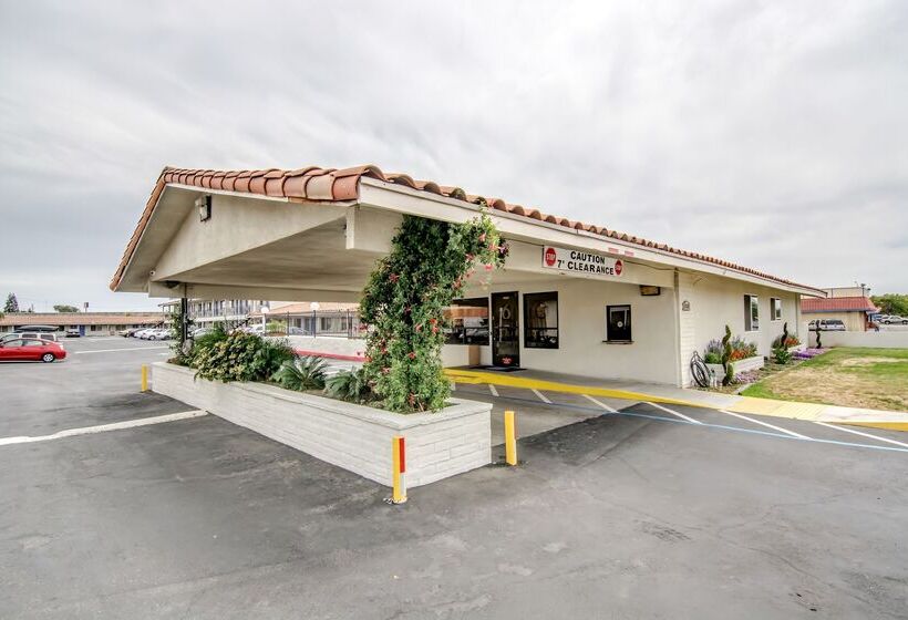 Motel 6 Manteca