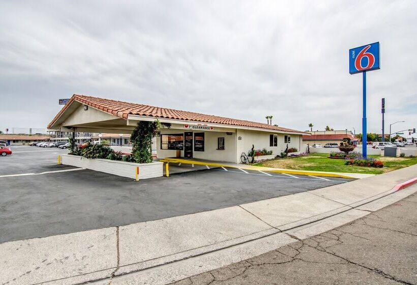 Motel 6 Manteca