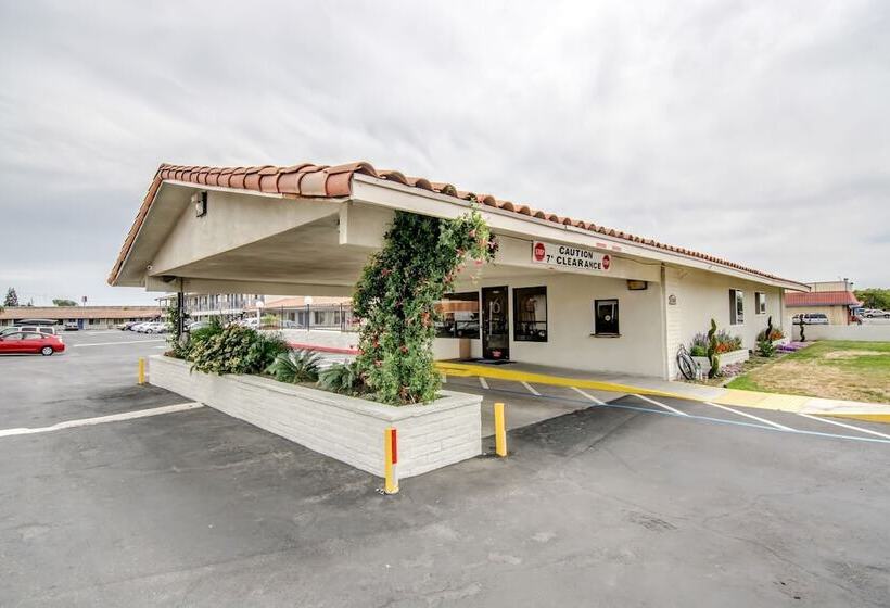 Motel 6 Manteca