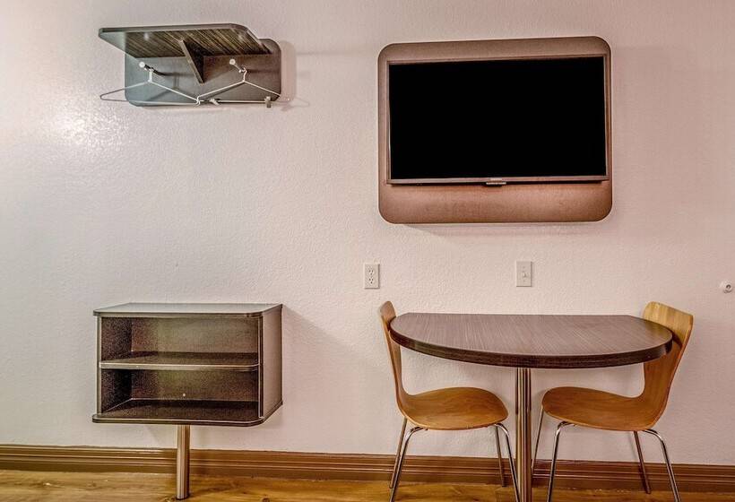 Motel 6 Conroe, Tx