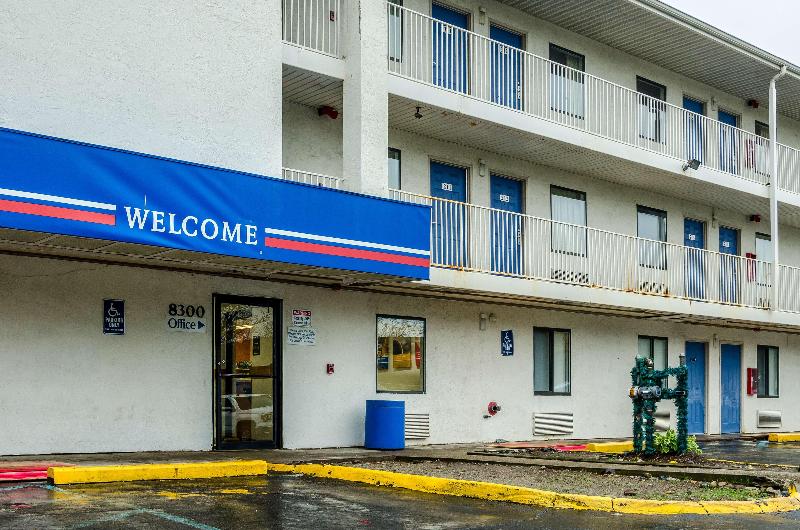 Motel 6warren, Mi  Detroit East