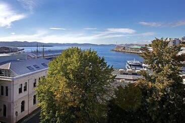 Sullivans Cove Apartments