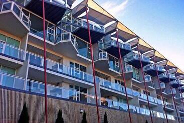 Sullivans Cove Apartments