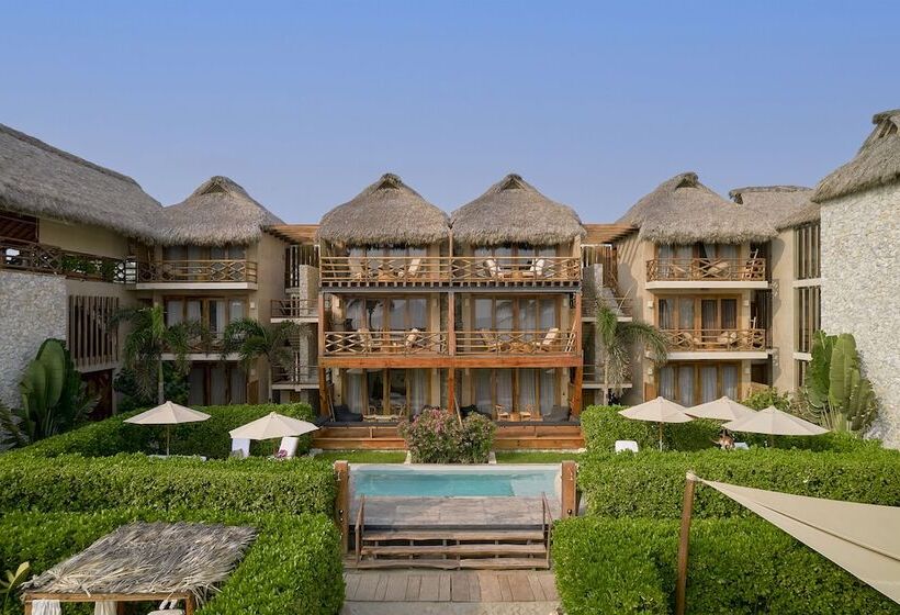 هتل Casa Joseph Zicatela   Adults Only