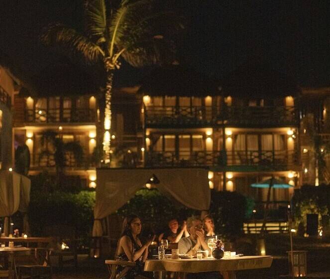 هتل Casa Joseph Zicatela   Adults Only