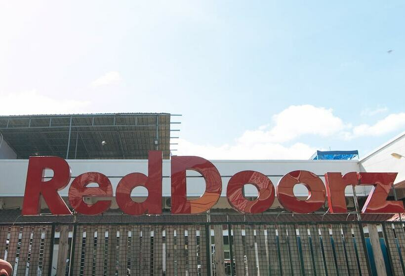 هتل Reddoorz @ Chipeco Avenue Calamba