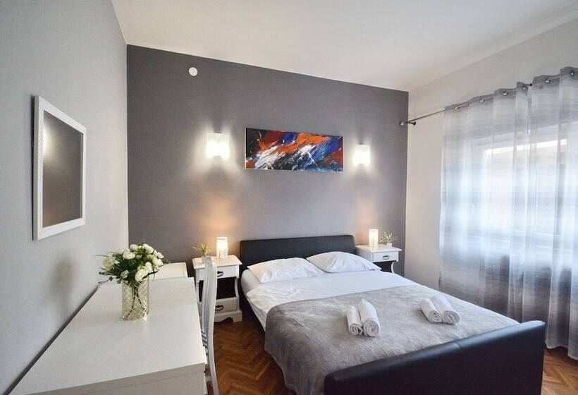 تختخواب و صبحانه Restaurant Pension Dioklecijan