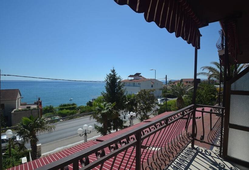 تختخواب و صبحانه Restaurant Pension Dioklecijan