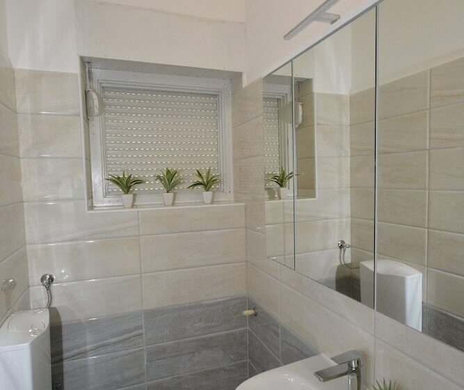 تختخواب و صبحانه Restaurant Pension Dioklecijan