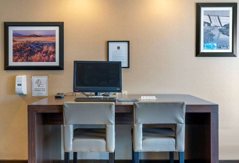 هتل Comfort Suites Redding  Shasta Lake
