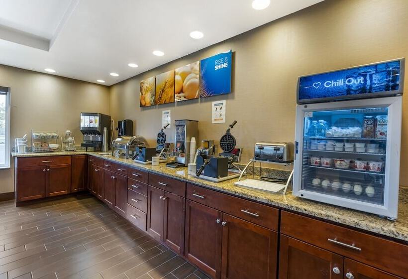 هتل Comfort Suites Redding  Shasta Lake