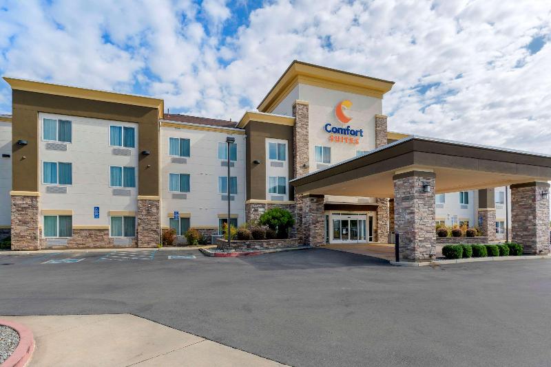 هتل Comfort Suites Redding  Shasta Lake
