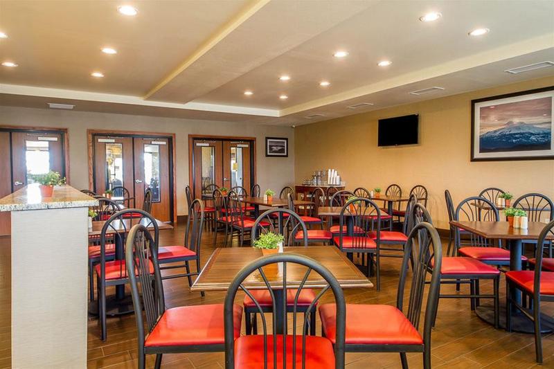 هتل Comfort Suites Redding  Shasta Lake