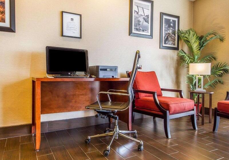 هتل Comfort Suites Redding  Shasta Lake