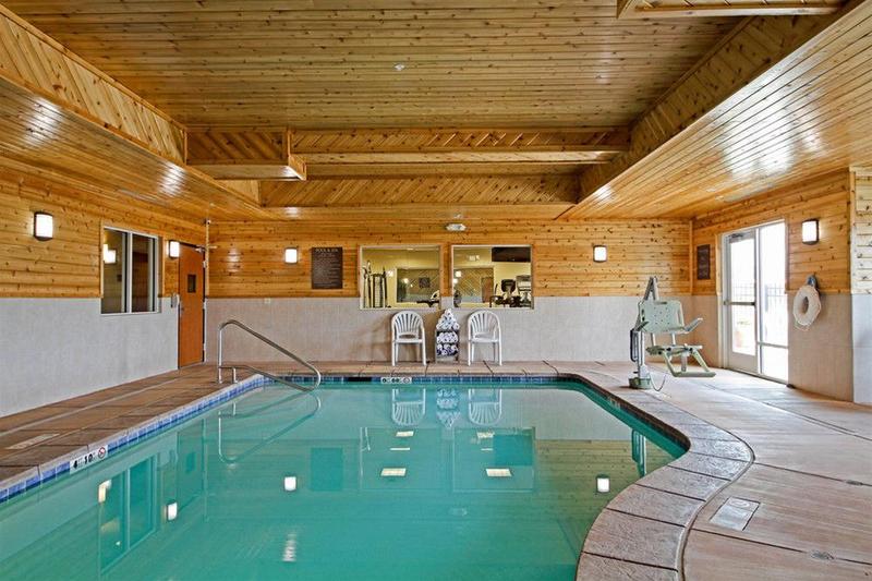 هتل Comfort Suites Redding  Shasta Lake