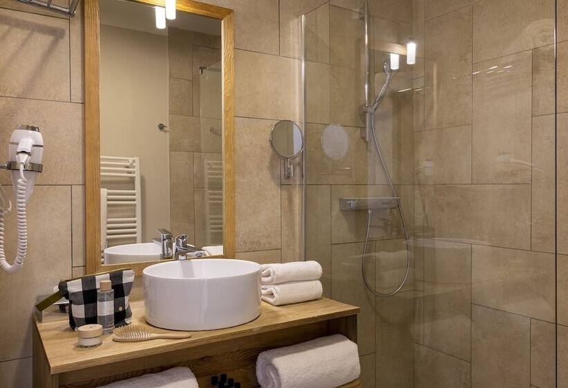 Отель Domaine Du Ferret Restaurant & Spa