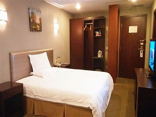 Otel Greentree Inn Changzhou Liyang Pingling Square Business