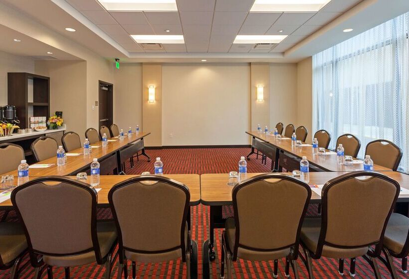 هتل Hyatt Place Bloomington Indiana