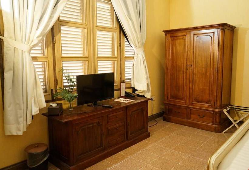 בית מלון כפרי Kayu Arum Resort