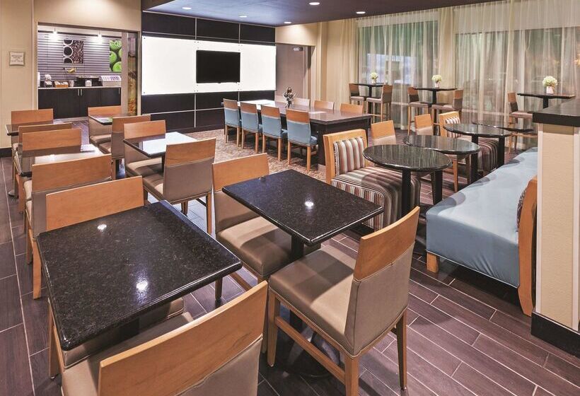 هتل La Quinta By Wyndham Wichita Falls   Msu Area