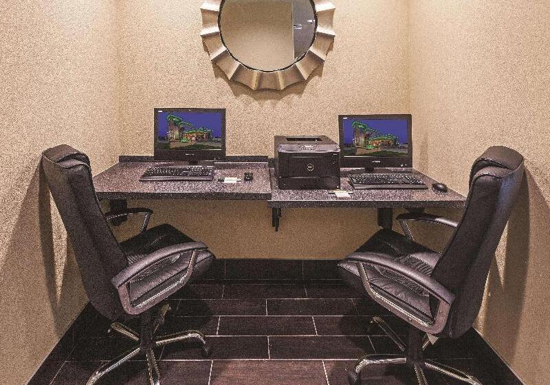 هتل La Quinta By Wyndham Wichita Falls   Msu Area