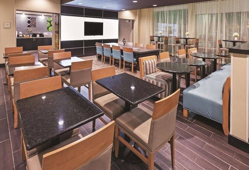 هتل La Quinta By Wyndham Wichita Falls   Msu Area