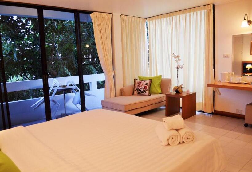 هتل Nern Chalet Beachfront