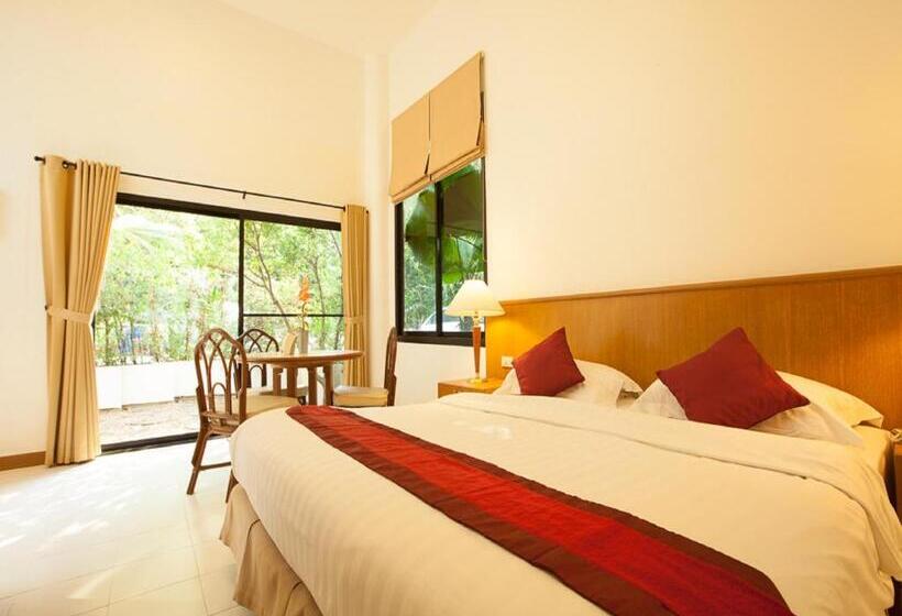 هتل Nern Chalet Beachfront