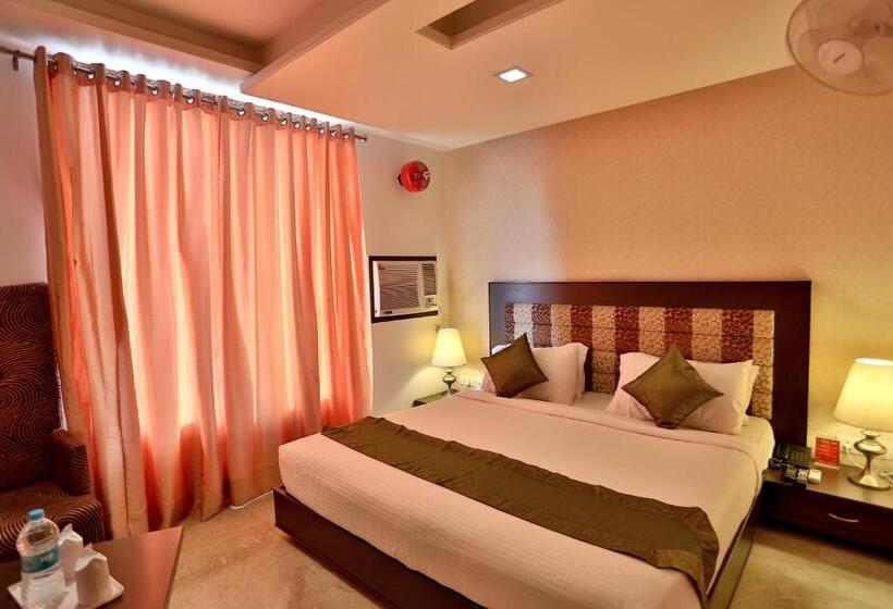 Fotos del hotel Raya Inn:  4