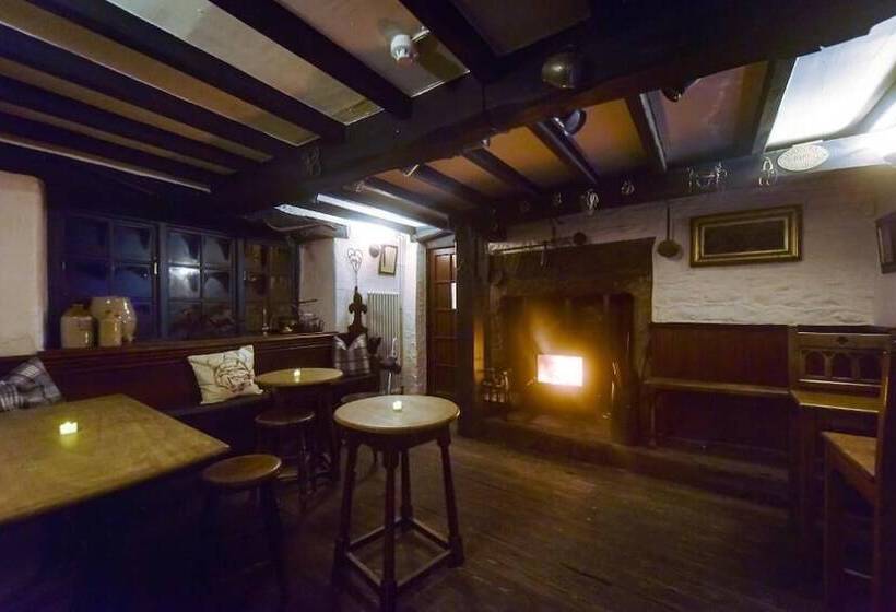 Отель The Bear Inn