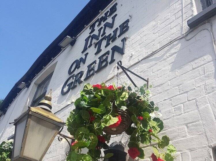 בית מלון כפרי The Inn On The Green