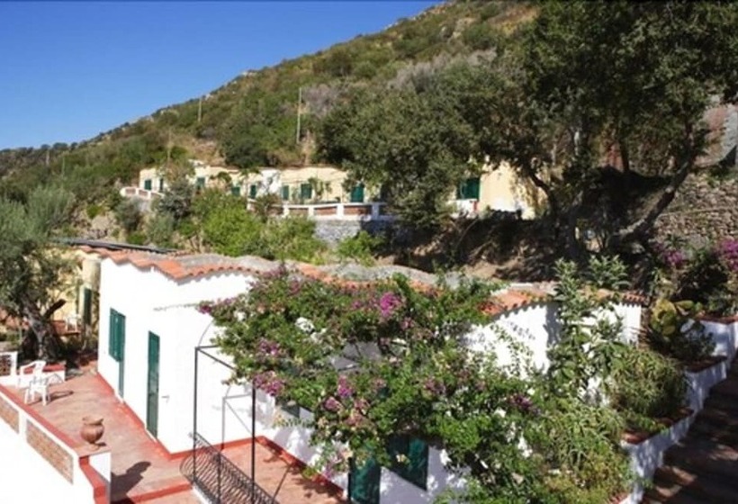 فندق Villaggio Capo Alaua